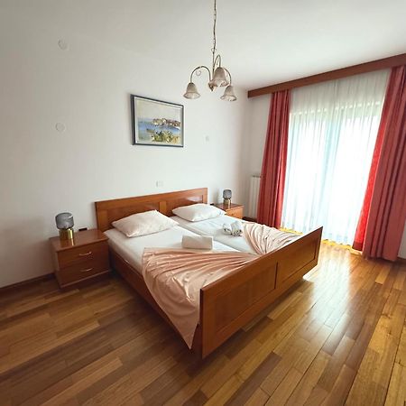Apartments Villa Mirjam Porec Exterior photo